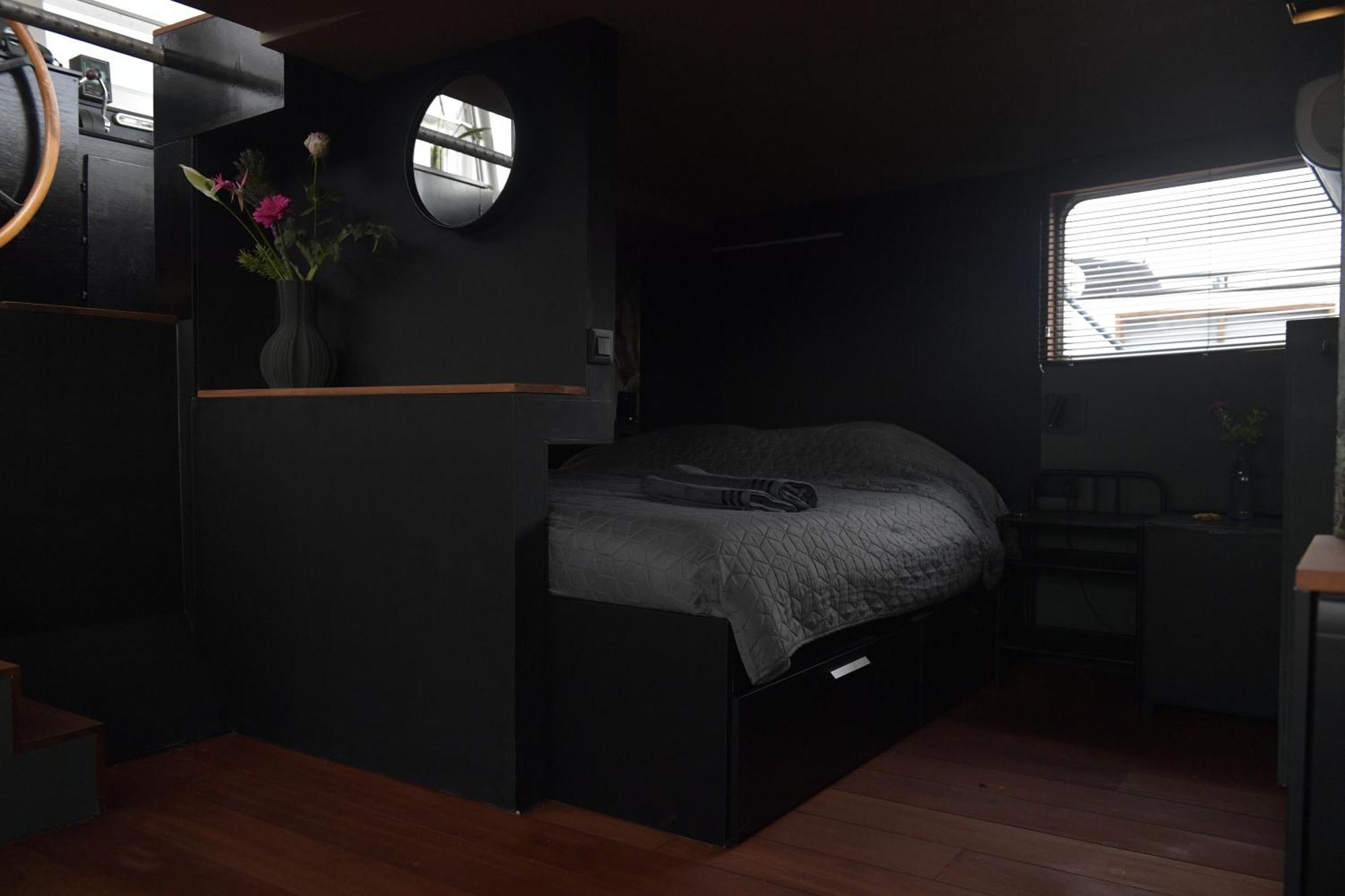Wheelhouse Euphrate Houseboat Bed & Breakfast Diemen Ngoại thất bức ảnh