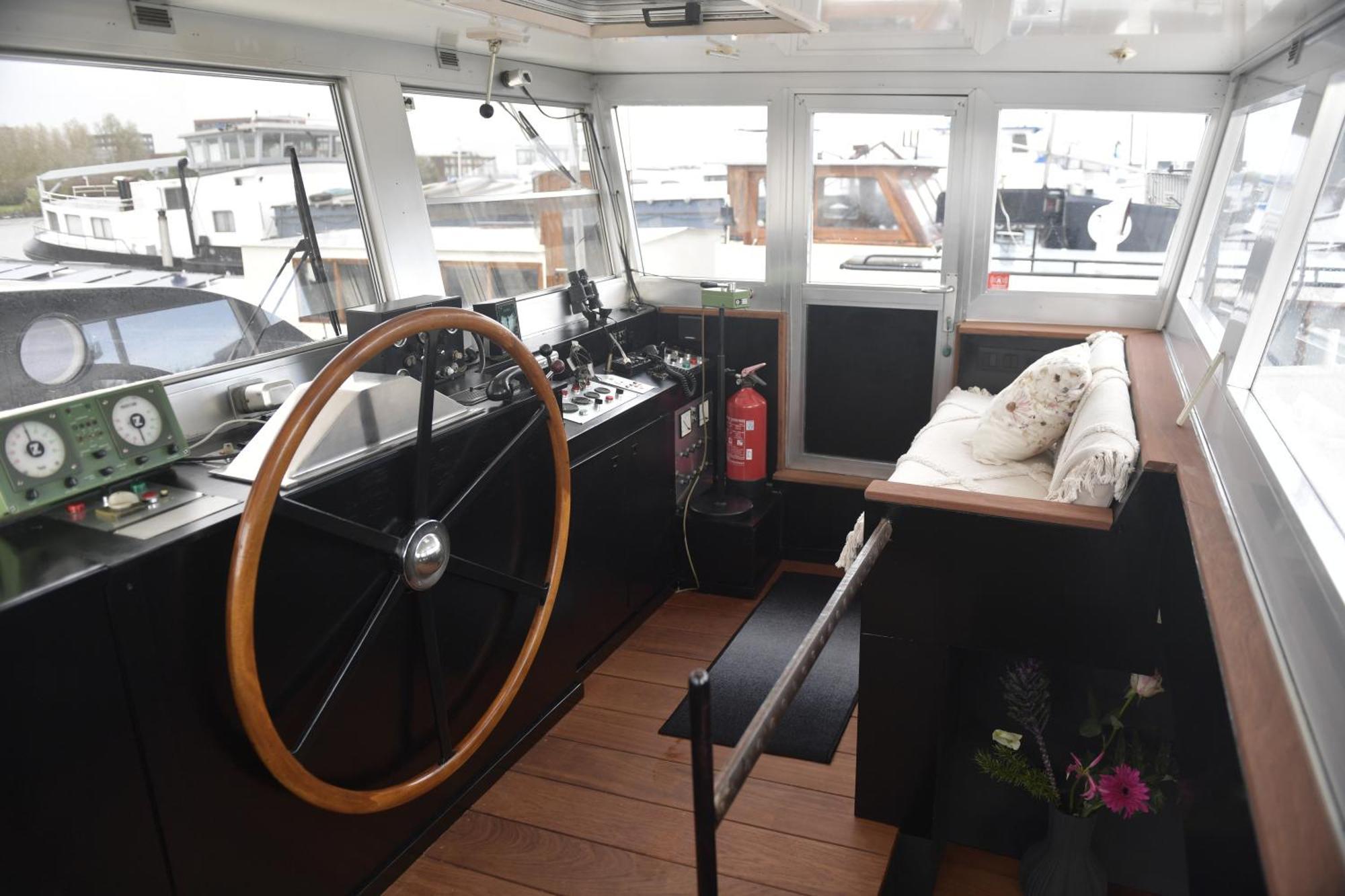 Wheelhouse Euphrate Houseboat Bed & Breakfast Diemen Ngoại thất bức ảnh